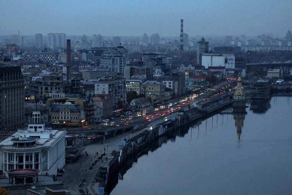 В Киеве оборвался трос аттракциона над Днепром, один человек погиб