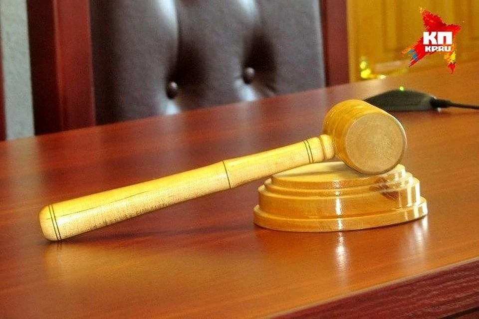 В суде убийцу матери приговорили к восьми годам колонии строгого режима.