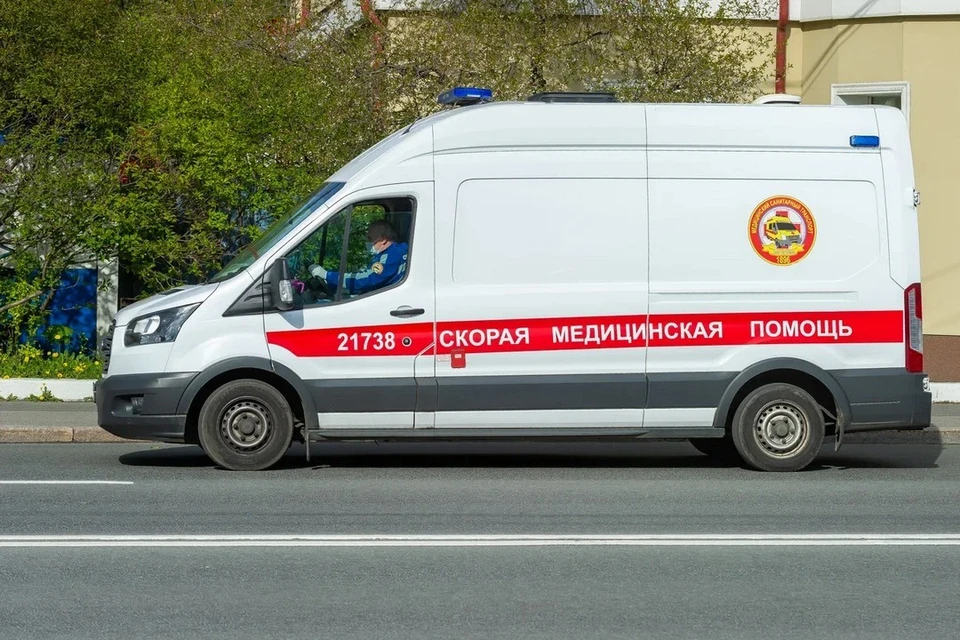 Неизвестные принесли девушку, отравившуюся наркотиками, в детскую больницу в Петербурге.