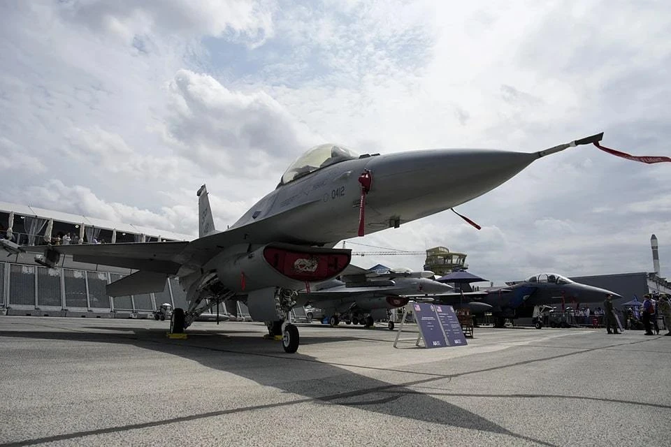 Newsweek: США разместили эскадрилью истребителей F-16 на границе КНДР