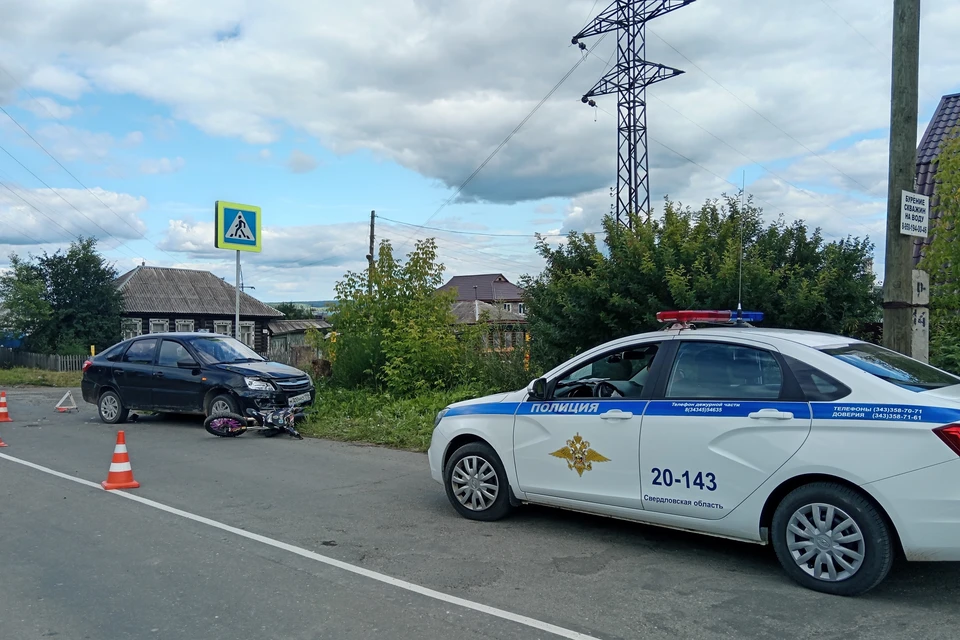В Нижней Салде на улице Луначарского произошло ДТП около 13:00. Фото: пресс-служба ГИБДД по Свердловской области