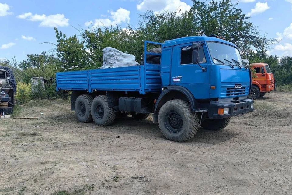 Шесть автомобилей доставили из Иркутска в зону СВО.