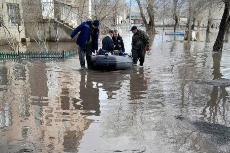 Пострадавшим от паводка жителям Оренбуржья увеличат размер выплат по решению правительства РФ