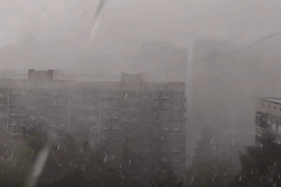 Ливни прошли в северных районах Петербурга. Фото: vk.com/pitereshaet