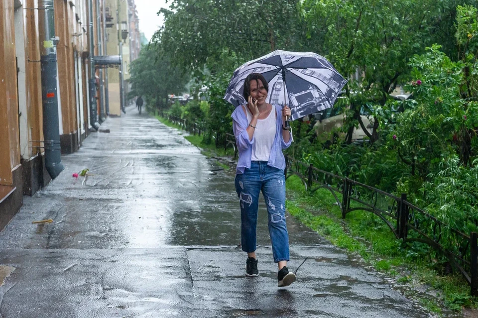 Кратковременные дожди охладят Петербург.