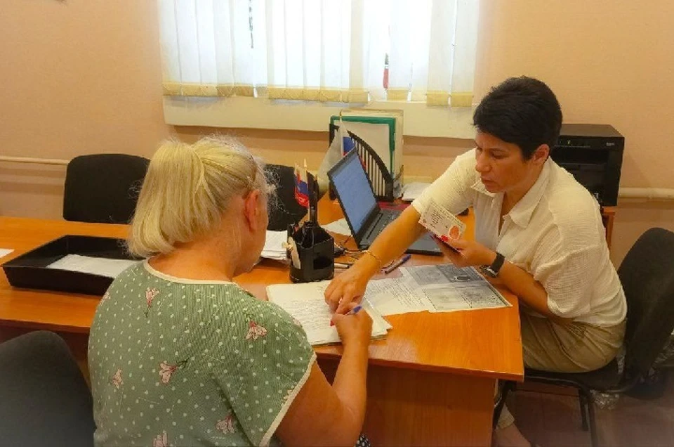 В Малокаховке Каховского муниципального округа за неделю приняли 120 заявление на получение пропуска в 15-километровую зону. ФОТО: Малокаховский территориальный отдел