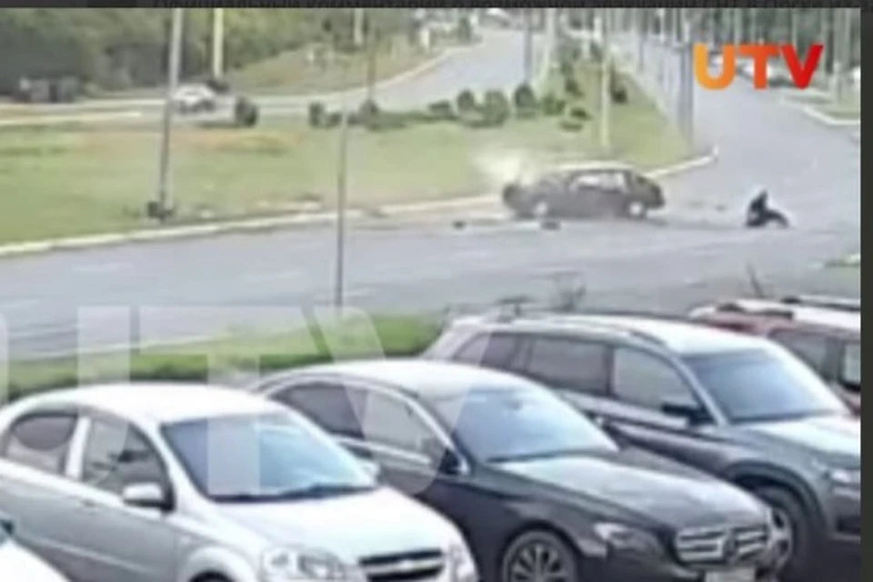 От сильного удара мужчина из салона выпал на проезжую часть. Фото: тг-канал UTV.