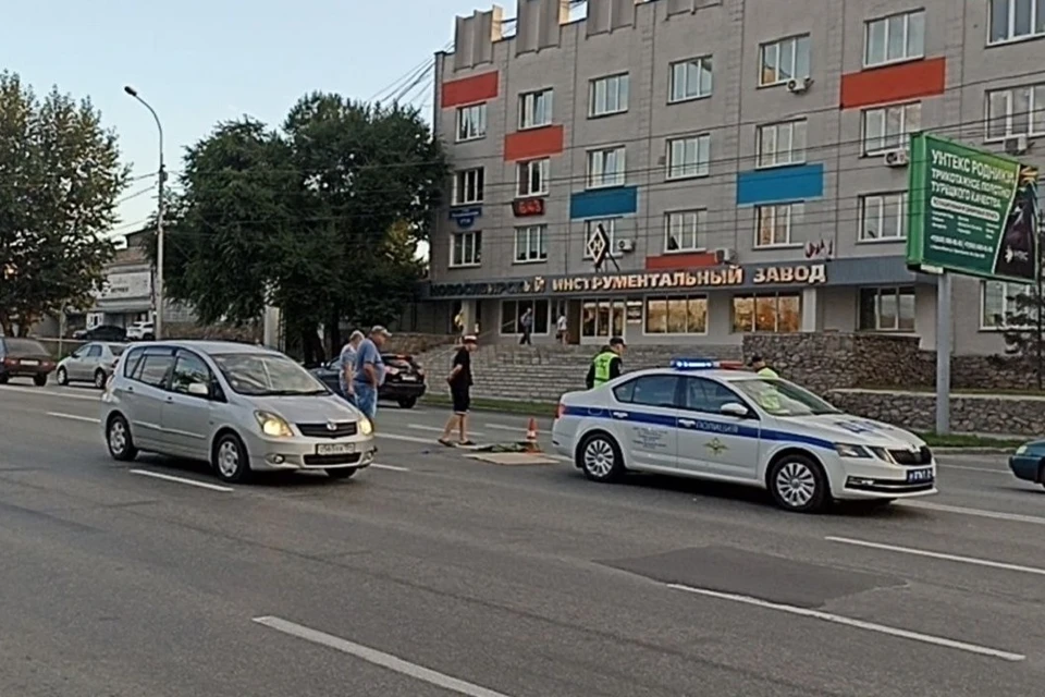 Ночью в Новосибирске неизвестный насмерть сбил женщину и уехал с места ДТП. Фото: Госавтоинспекция НСО.