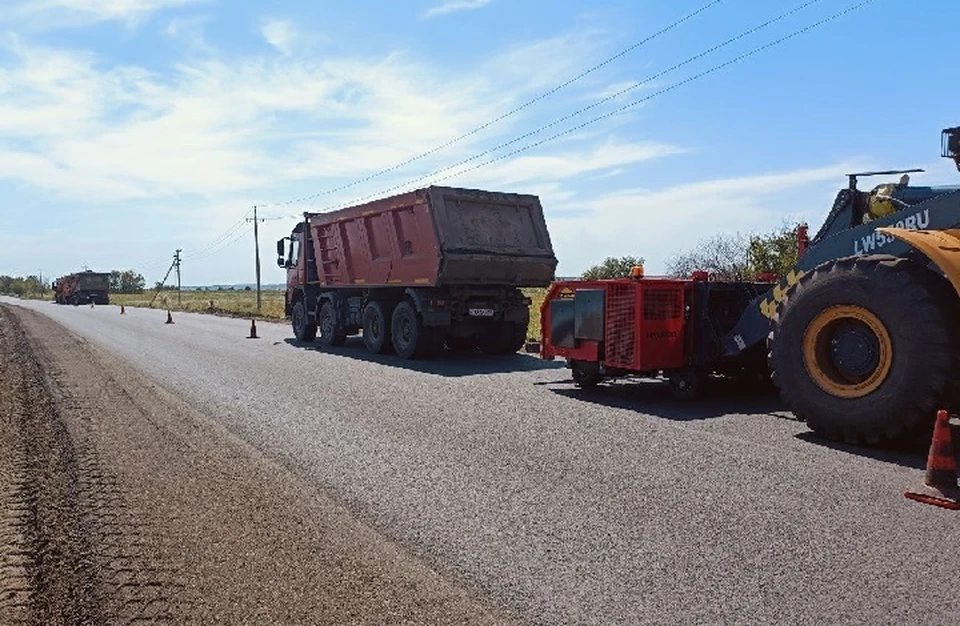 В Запорожской области закончили ремонт автодороги Пологи - Мелитополь на участке от Молочанска до административного центра региона. ФОТО: минтранс ЗО