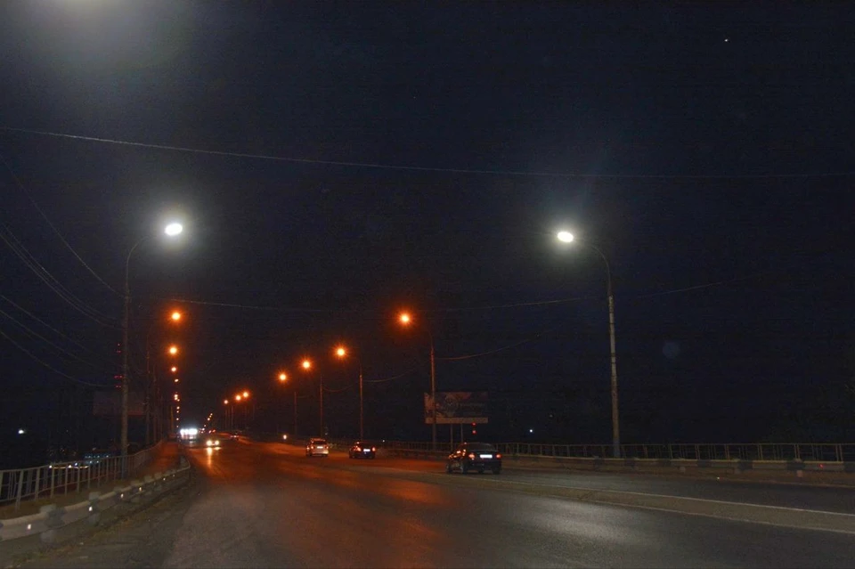 Замена уличного освещения проводится на Новом мосту