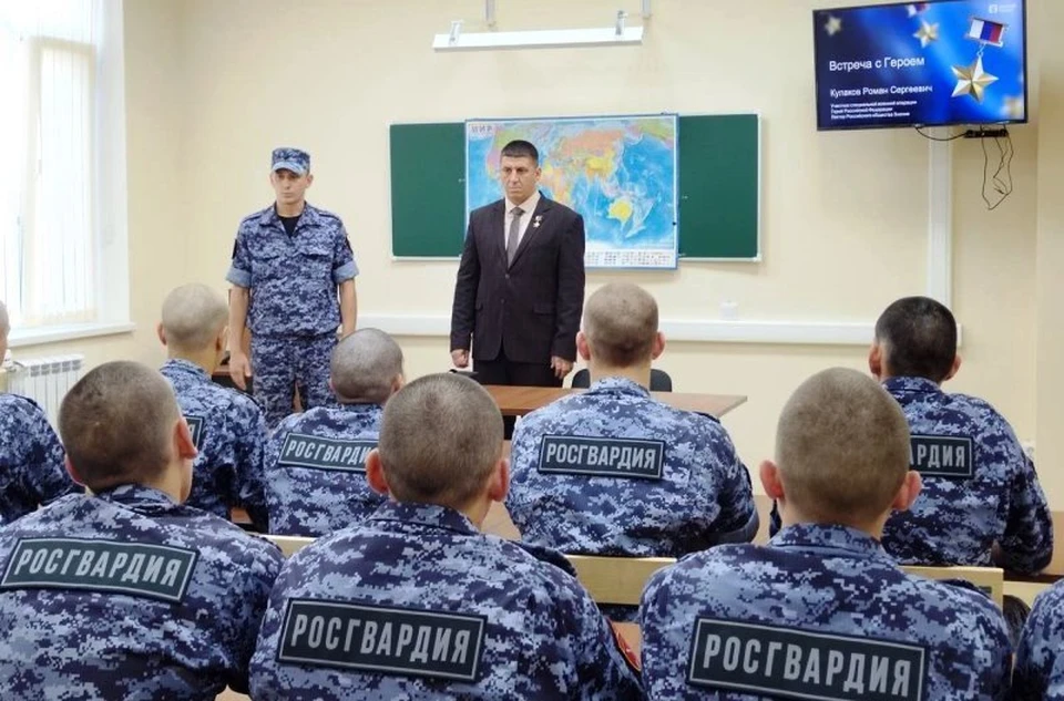 Роман Кулаков участвует в программе «Время Героев». Фото: sev.gov.ru