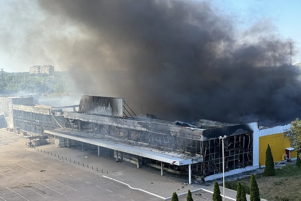 В Петровском районе Донецка ВСУ ударили по гипермаркету «Галактика»