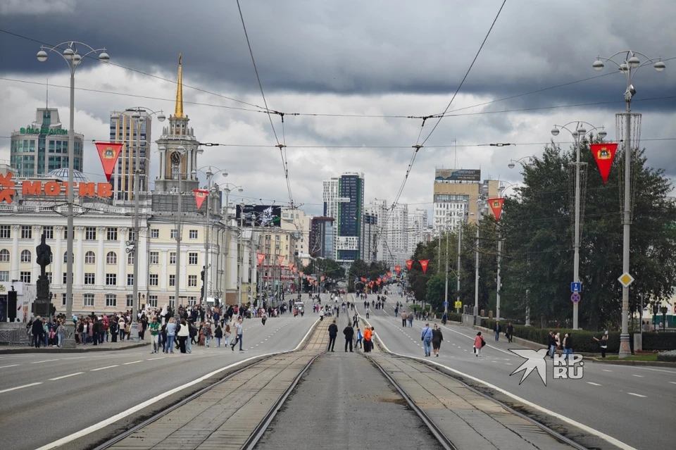 На проспекте Ленина закрыли движение транспорта