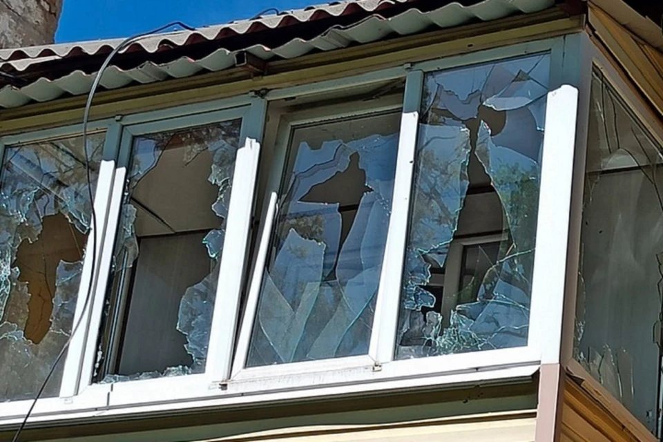 В городе фиксируют повреждения по одиннадцати адресам. Фото: СЦКК ДНР