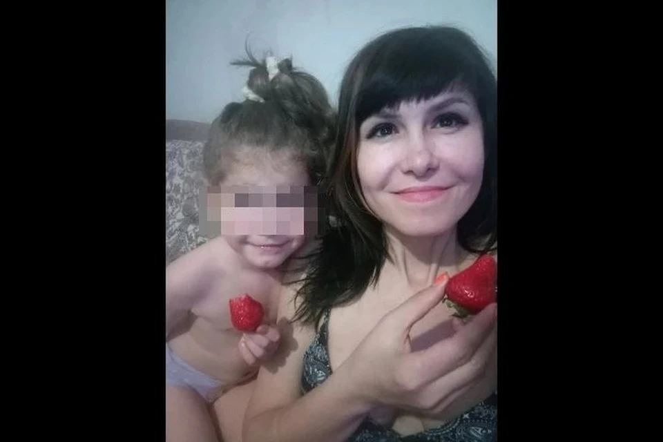 Наталья уже больше полугода не видится с родной дочкой