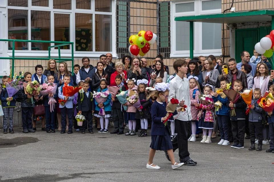 В День знаний в мурманских школах первый звонок прозвенел для 3100 первоклассников. Фото: Совет депутатов города Мурманска