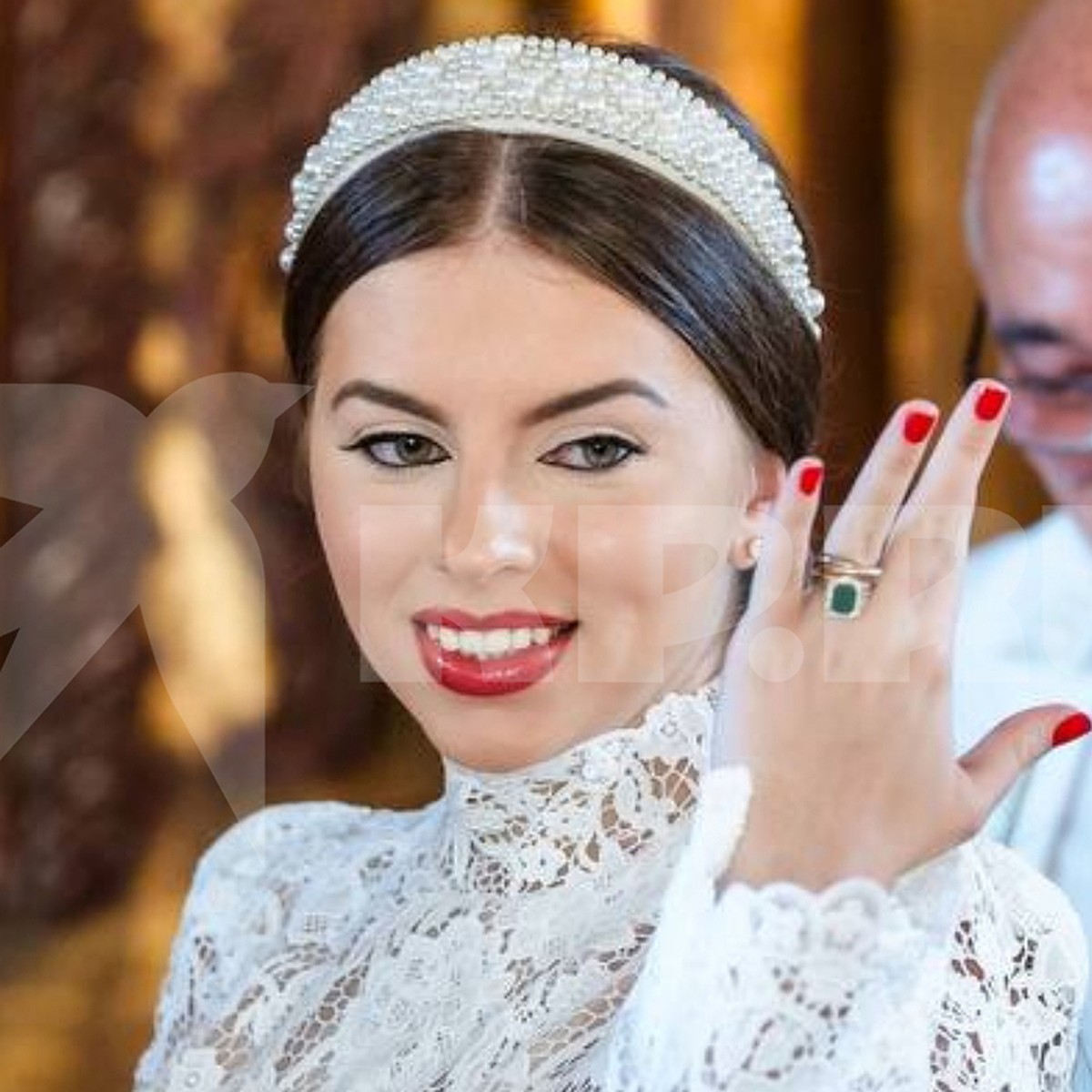 Порно: Ұзын бойлы қыз жігітті трахает Әйелдерден үй эротикасы (фото)