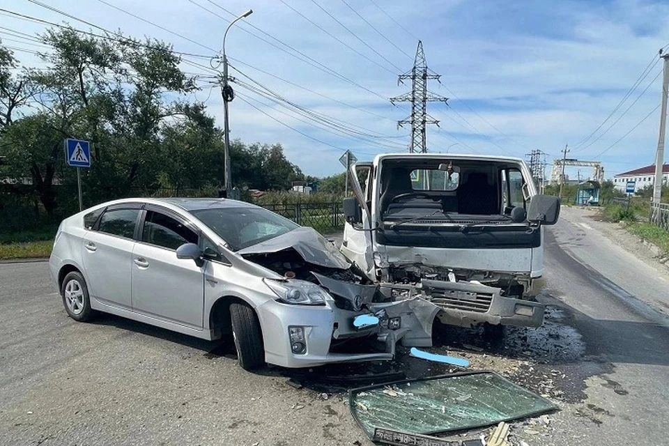 Два автомобиля столкнулись в Хабаровске 9 сентября Фото: Госавтоинспекция Хабаровска