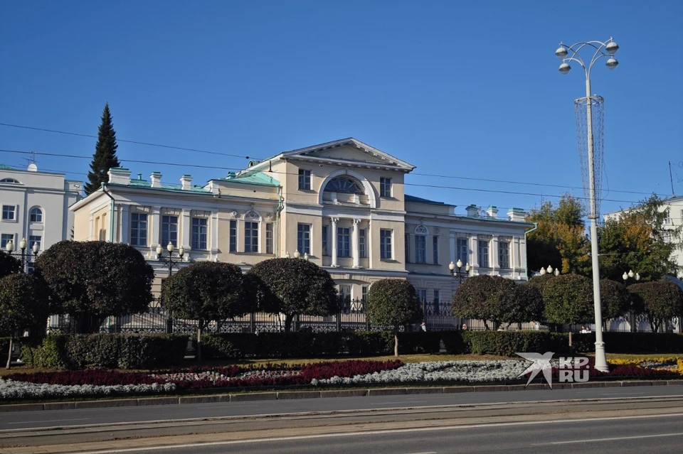 В этом здании когда-то работала известнейшая аптека города