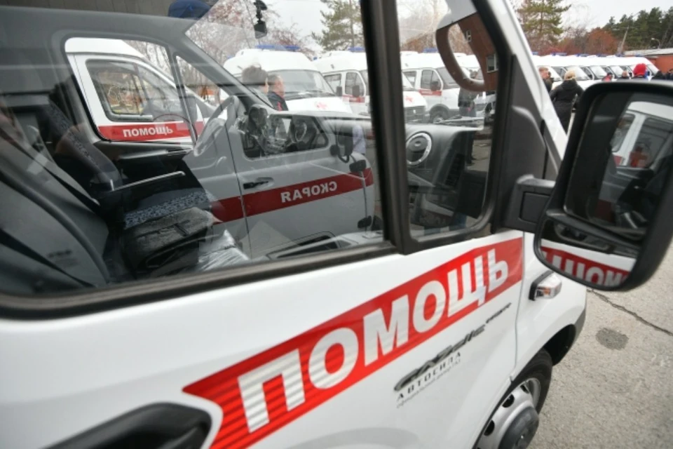 Машина перевернулась на крышу в тоннеле рядом с психбольницей в Новосибирске