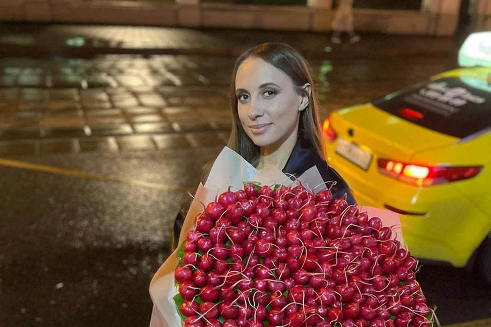 Уроженка Сорочинска Оренбургской области, звезда шоу Stand Up Виктория Складчикова тайно вышла замуж. Фото: соцсети Виктории Складчиковой