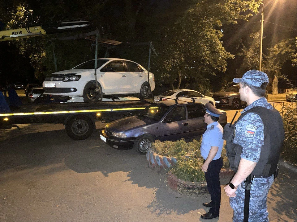 Приставы арестовали автомобиль.