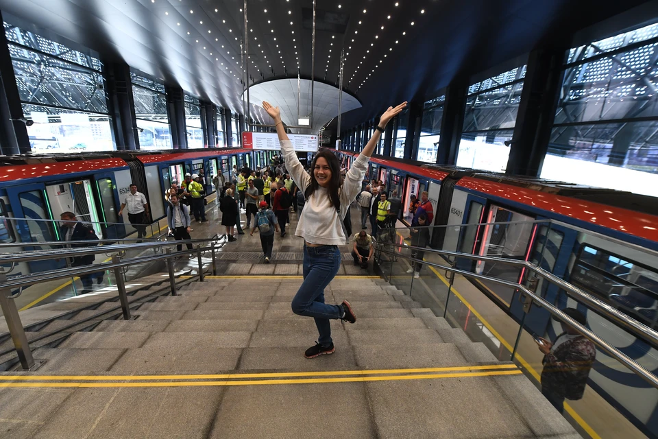 Открытие первой наземной отапливаемой станции метро "Потапово".