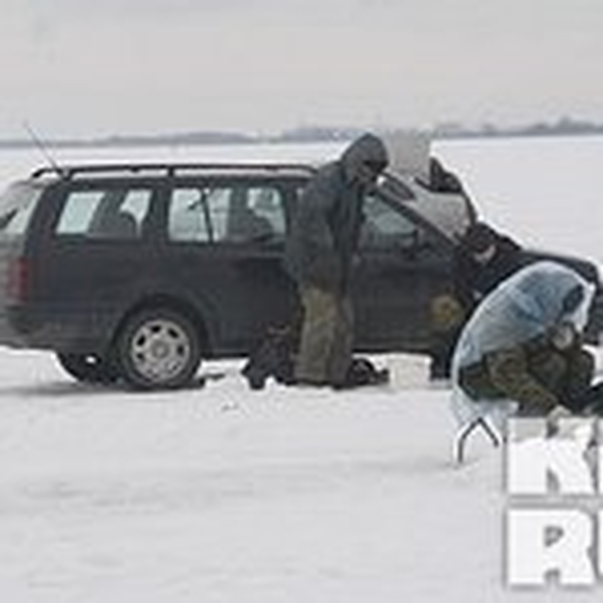 В Калининградской области четыре автомобиля провалились под лед - KP.RU