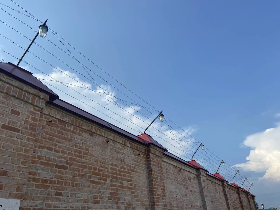 В Губкинском ямалец порезал квартиранта ножом и продолжил пить алкоголь.