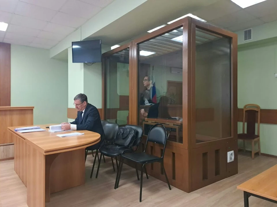 Дмитрию Ендовицкому вменяется передача взятки в крупном размере (600 тысяч рублей).