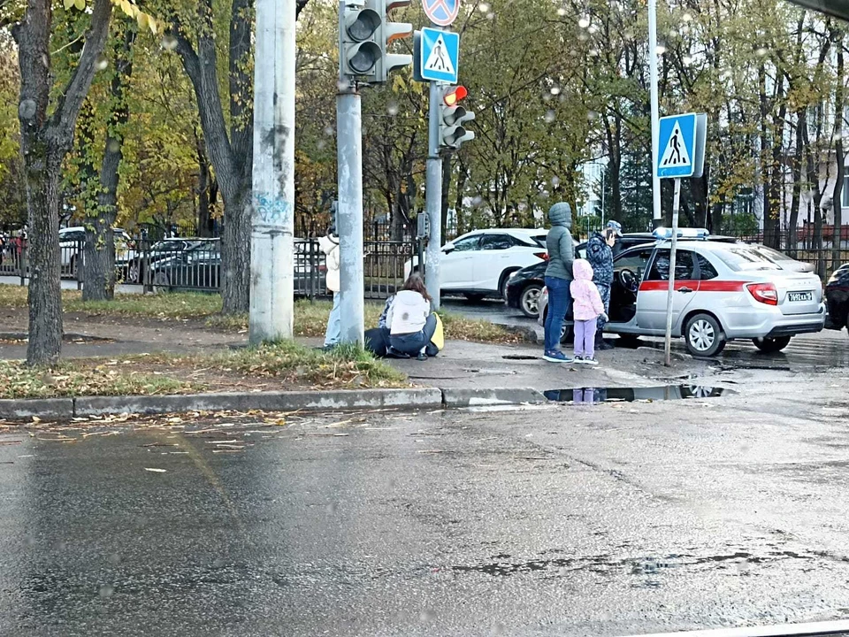 Пенсионеру резко стало плохо на тротуаре по улице Шеронова