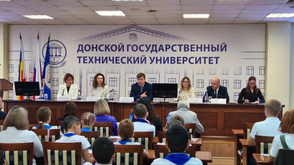 В Ростове-на-Дону 3 октября прошло торжественное открытие Всероссийской акции «Неделя без турникетов». Фото: пресс-служба РЭРЗ