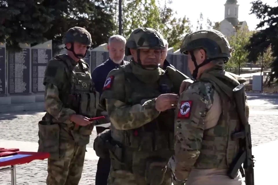 На Саур-Могиле в ДНР наградили бойцов группировки войск Центр. Фото: Минобороны РФ