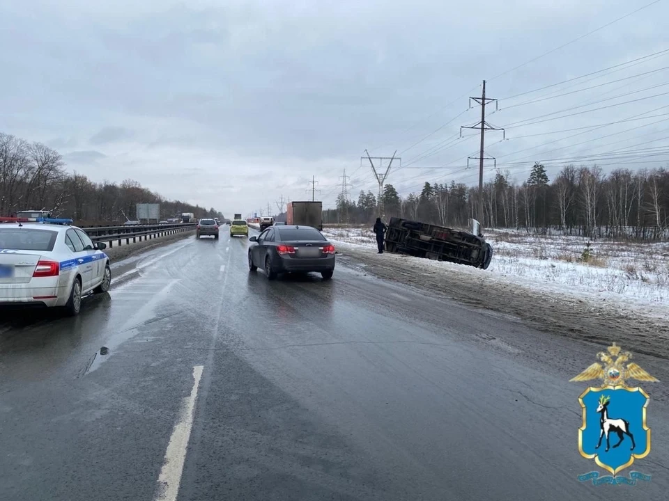 Водитель LADA Granta не справился с рулевым управлением и врезался в грузовую «ГАЗель».