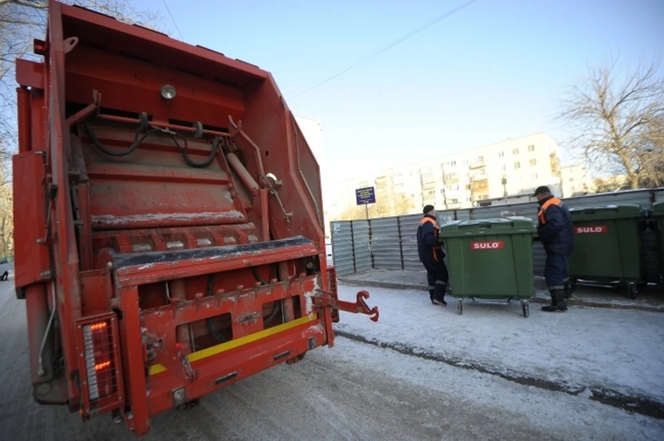 В регионе наблюдается нехватка водителей мусоровозов.
