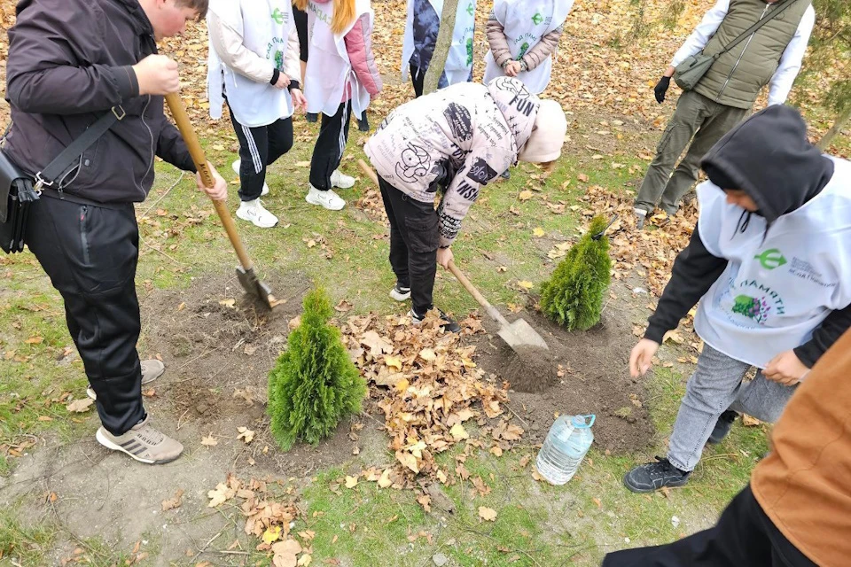 В Геническе высадили «Сад Памяти» о погибших участников СВО Фото: Фонд "Защитники Отечества" Херсонской области