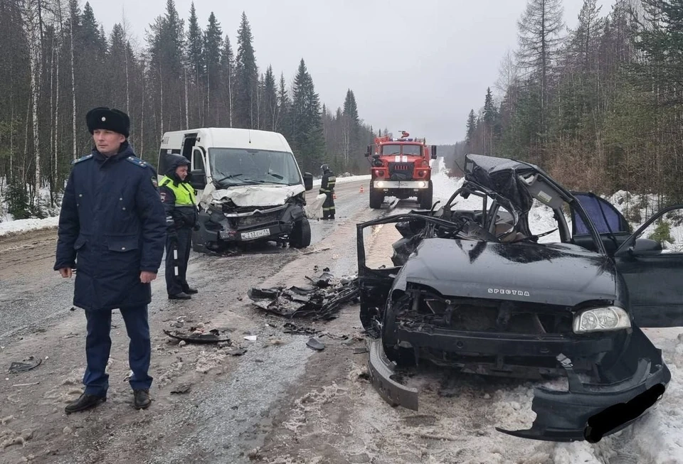 В ДТП на трассе Сыктывкар - Ухта два человека погибли, еще четверо пострадали. Фото: прокуратура Коми.