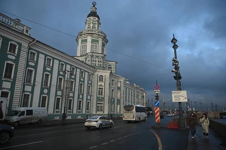 Уникальные артефакты и личные вещи Ломоносова показали в Кунсткамере