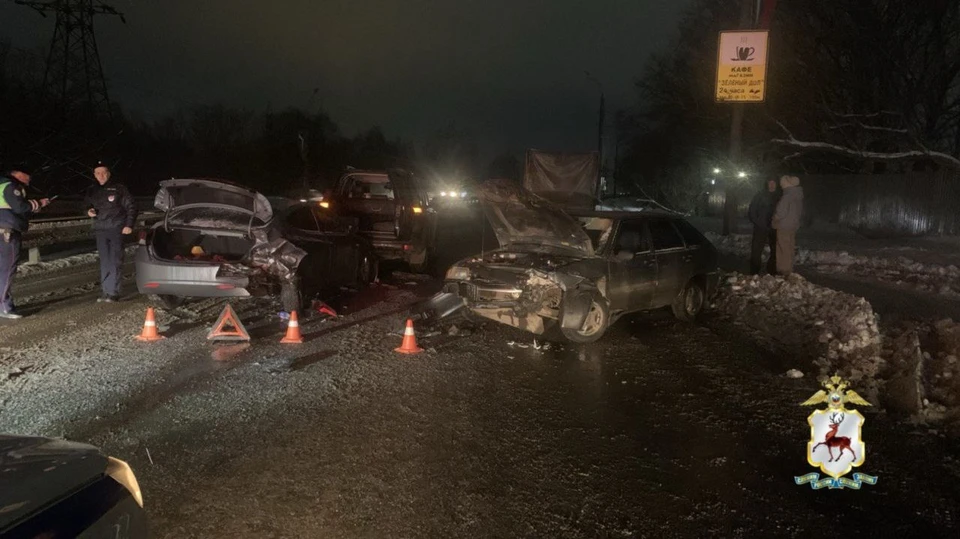 Водитель погиб в тройном ДТП на Комсомольском шоссе в Нижнем Новгороде.