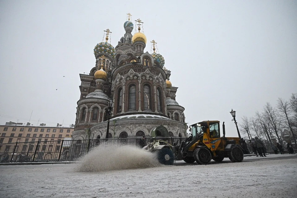 А снег идет...