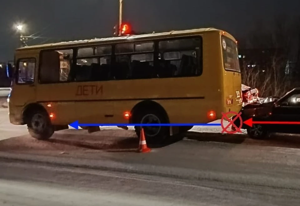 В Коми нетрезвый водитель врезался в школьный автобус