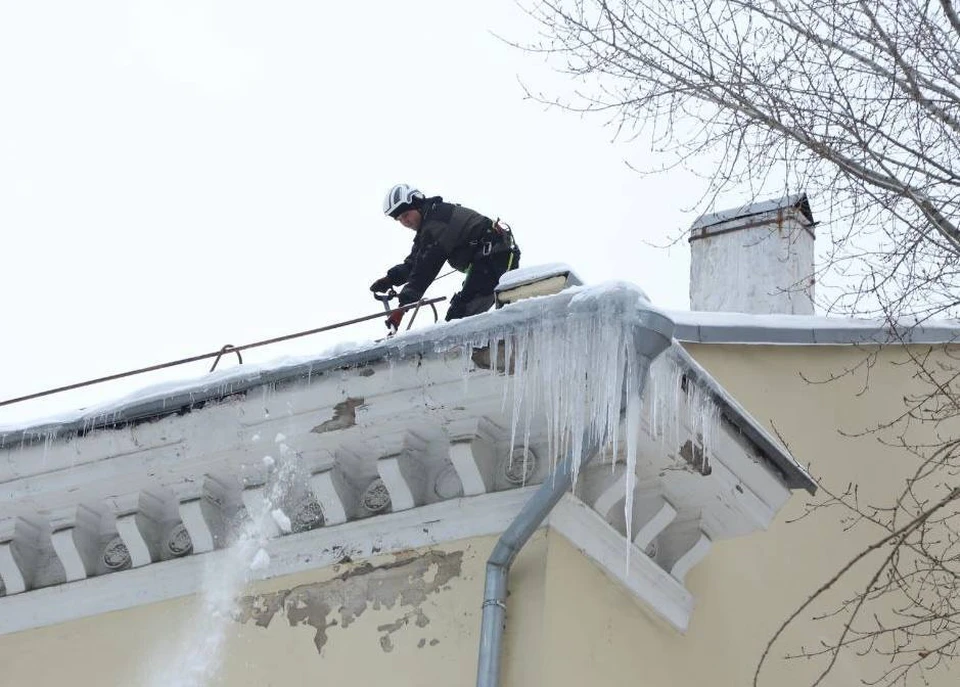 Особое внимание уделяется состоянию скатных крыш.