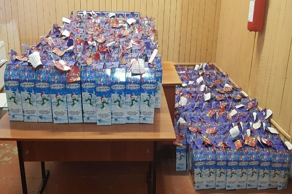 В Токмакский округ Запорожской области передали новогодние подарки для студентов. ФОТО: администрация Токмакского МО