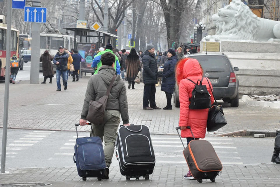 Массовый исход граждан из страны продолжает набирать обороты.