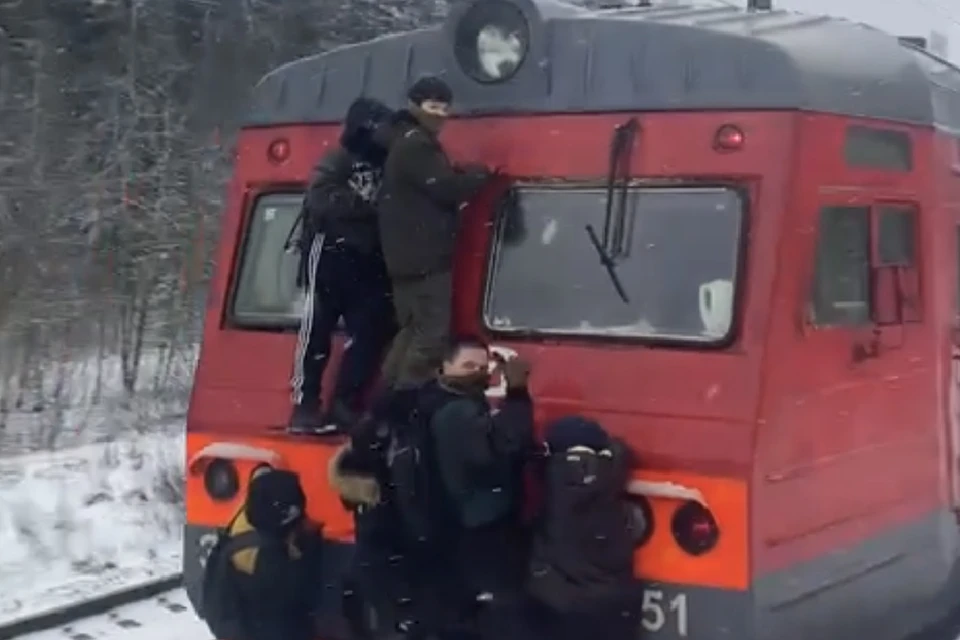 Фото: скриншот видео из ДТП и ЧП | Санкт-Петербург | Питер Онлайн | СПб