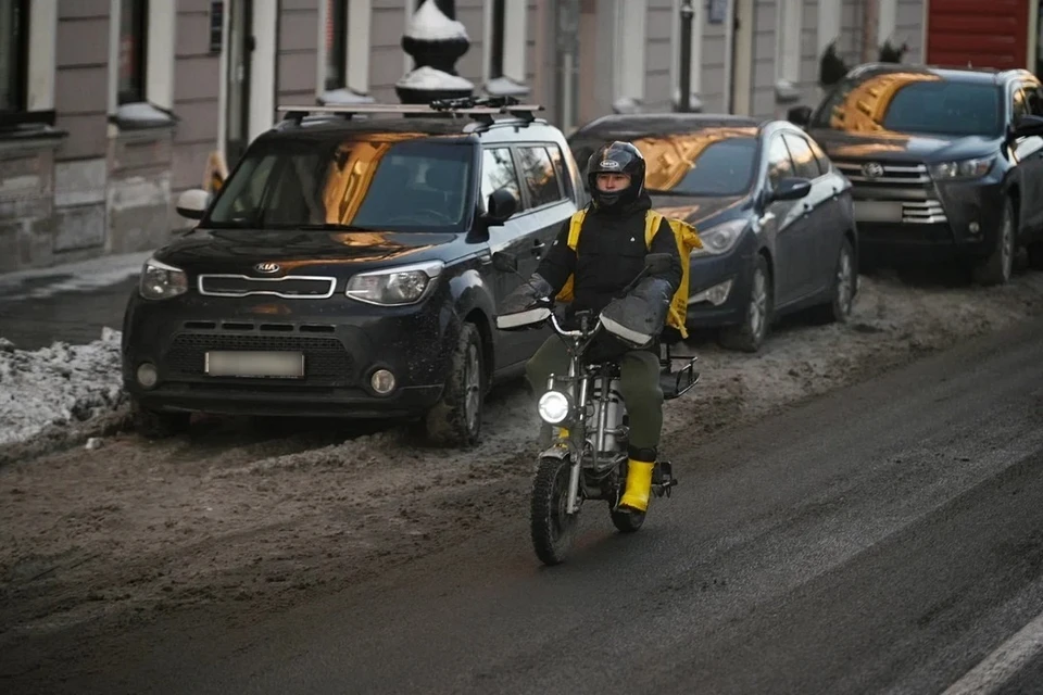 Зарплаты курьеров в Петербурге за пять лет выросли более чем на 300 процентов.