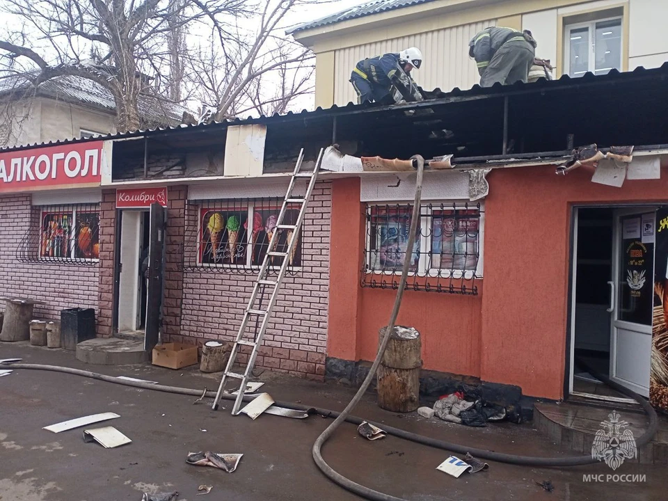 Площадь повреждений составила около 20 квадратных метров кровли. ФОТО: МЧС ЛНР