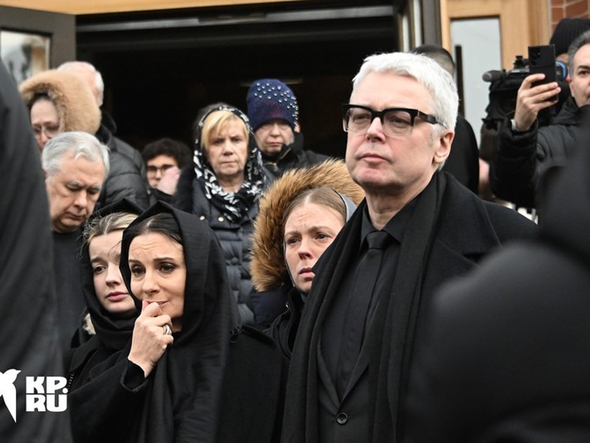 Әр есектің ішінде сиқыр бар Желіде жіберу және қорлау