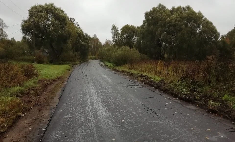 В Кировском районе продолжается ремонт дороги