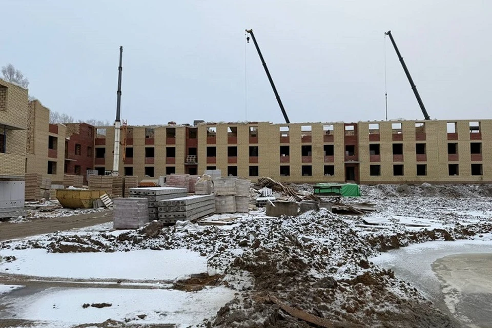 Дом ан улице Колышкина в Ярославле достроят к концу лета.
